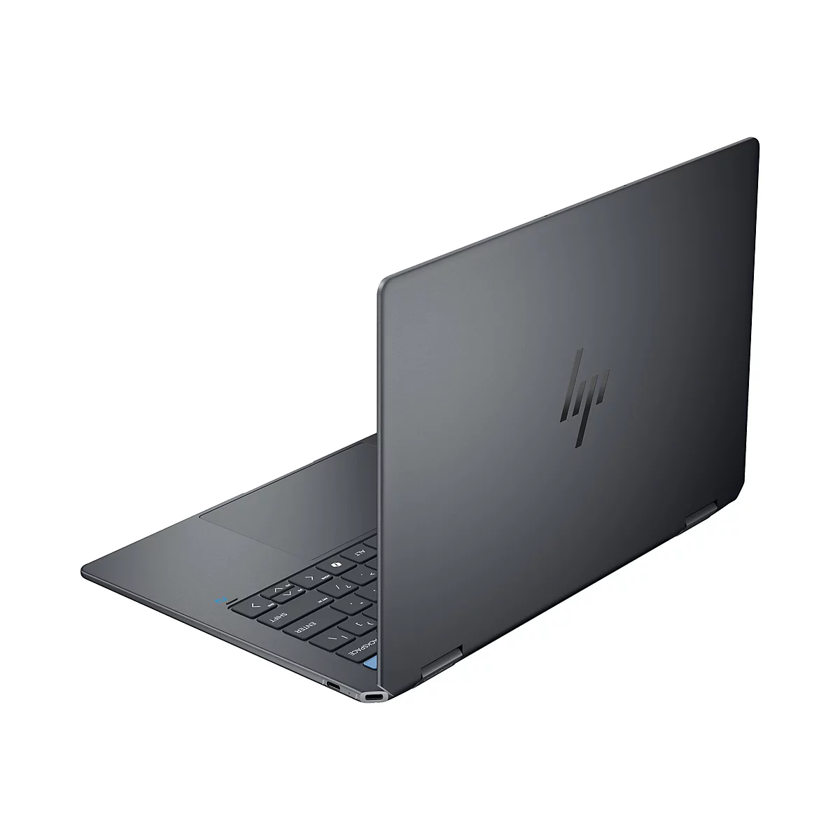 Dunkelgraues HP Laptop von hinten und diagonal, Bildschirm leicht geöffnet. Das HP Logo ist auf der Außenseite sichtbar.