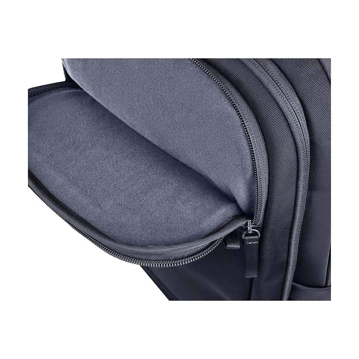 Nahaufnahme einer schwarzen Laptop-Tasche. Geöffnete Reißverschlussfächer zeigen das graue Innenfutter.