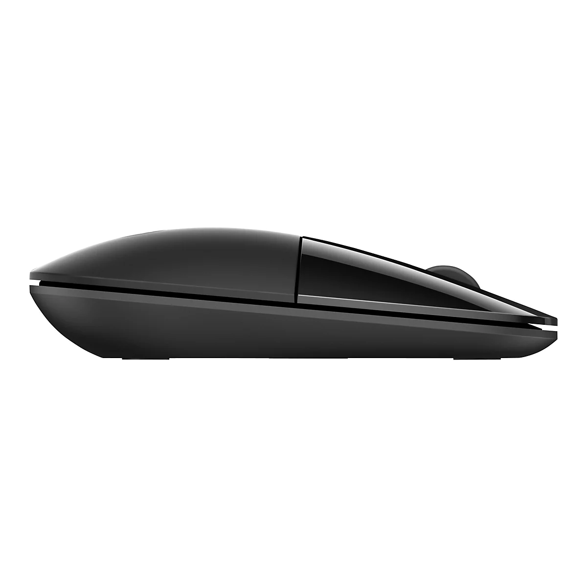 Schwarze, flache Computermaus in Seitenansicht vor weißem Hintergrund.