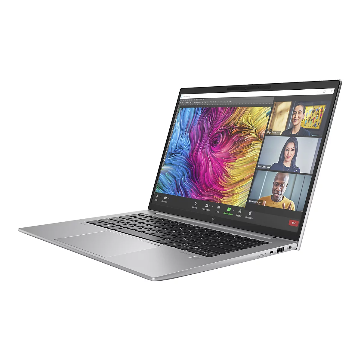 Ein silberner Laptop mit offenem Bildschirm, auf dem eine Videokonferenz mit drei Personen zu sehen ist. Im Hintergrund ein abstraktes, buntes Kunstwerk.