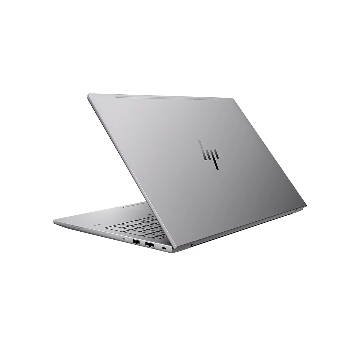 Ein grauer Laptop, leicht geöffnet, vor weißem Hintergrund. Das HP-Logo ist auf der Rückseite zu sehen.