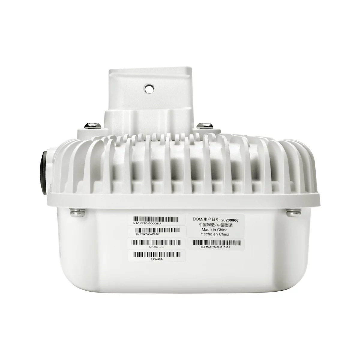 Nahaufnahme eines weißen WLAN-Routers mit Lamellen, einem Befestigungsteil und Aufklebern mit Informationen. Details der Oberseite und Seiten sind erkennbar.