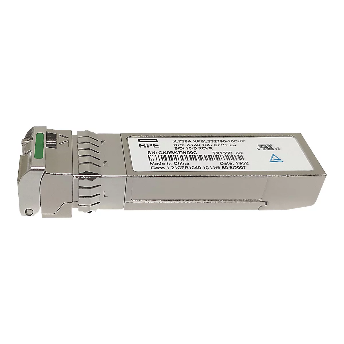 Ein silbernes HPE SFP+ Transceiver-Modul mit Aufschrift und grünen Details.