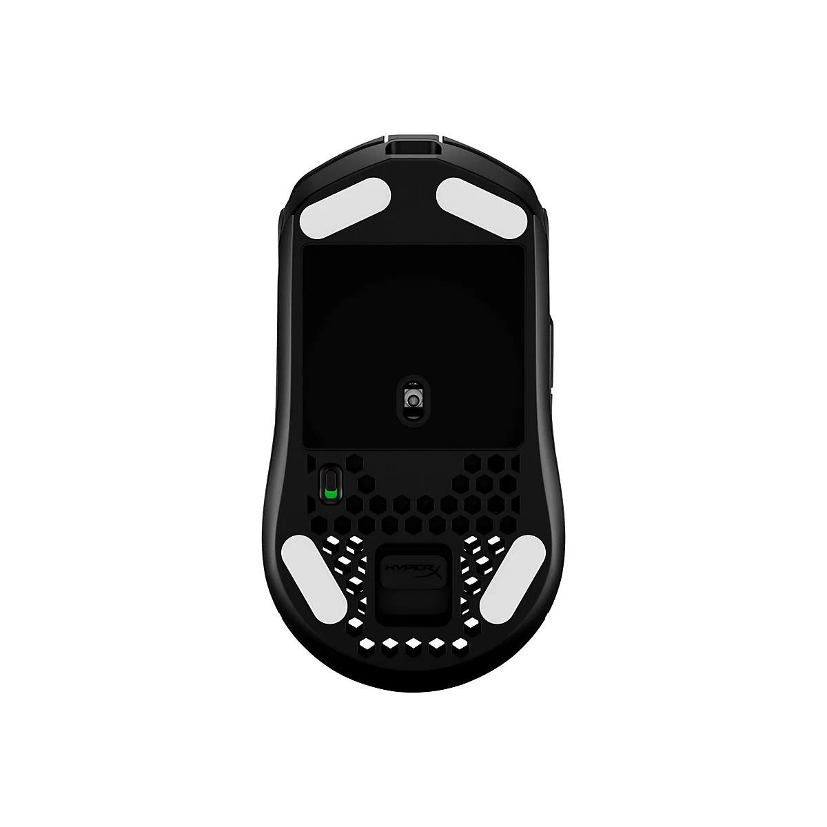 Vue de dessus d'une souris de jeu noire avec des coussinets blancs et le logo HyperX. Le dessous est perforé.
