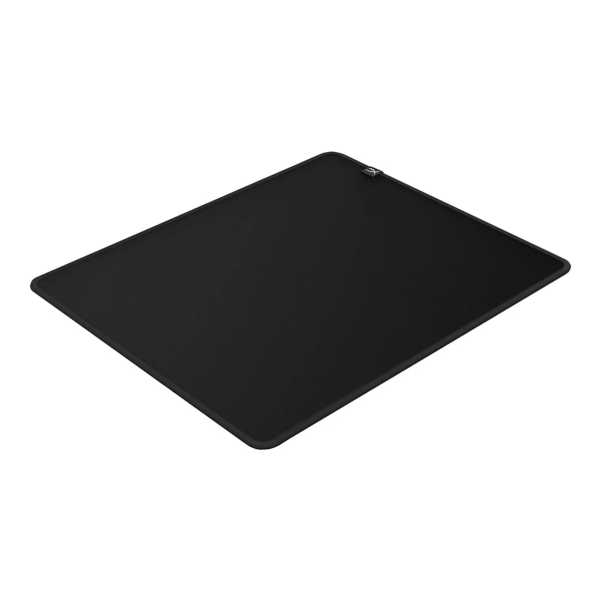 Tapis de souris rectangulaire noir aux coins arrondis, représenté légèrement en biais.