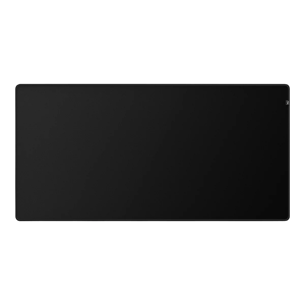 Schwarzes rechteckiges Mousepad mit abgerundeten Ecken und einer Textur. Logo in der rechten Ecke.
