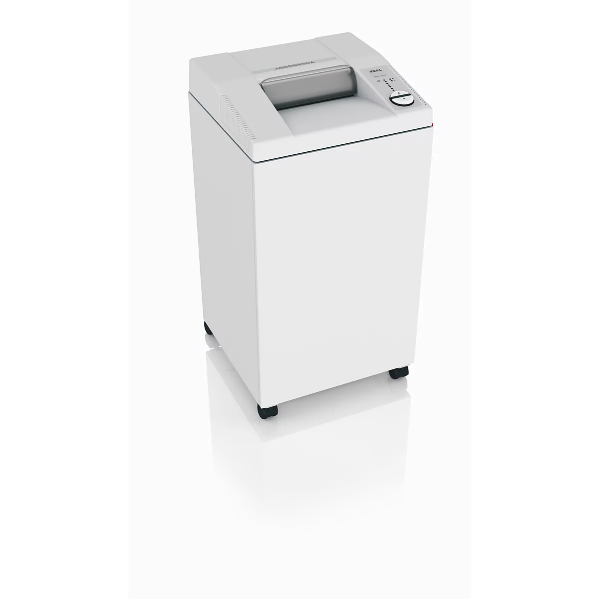 Weißer Aktenvernichter auf weißem Hintergrund. Oberseite mit Papiereinzug, Bedienfeld. Eckige Form, schwarze Füße.