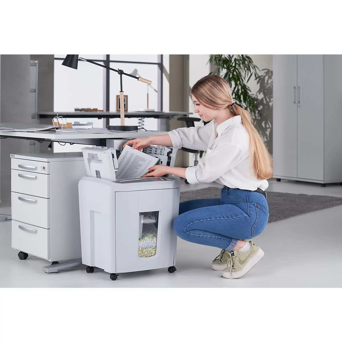 IDEAL Aktenvernichter SHREDCAT 8280 CC, Partikelschnitt 4x10, P-4, 30 l, 5 Blatt Schnittleistung