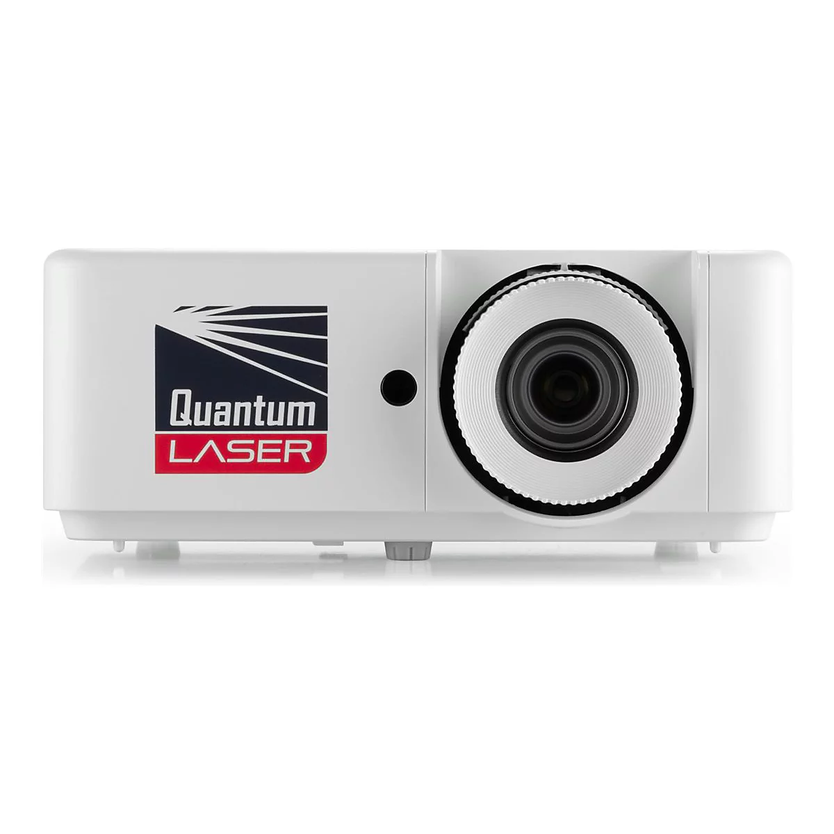 Weißer Projektor mit Quantum Laser Logo und großem Objektiv vor weißem Hintergrund.