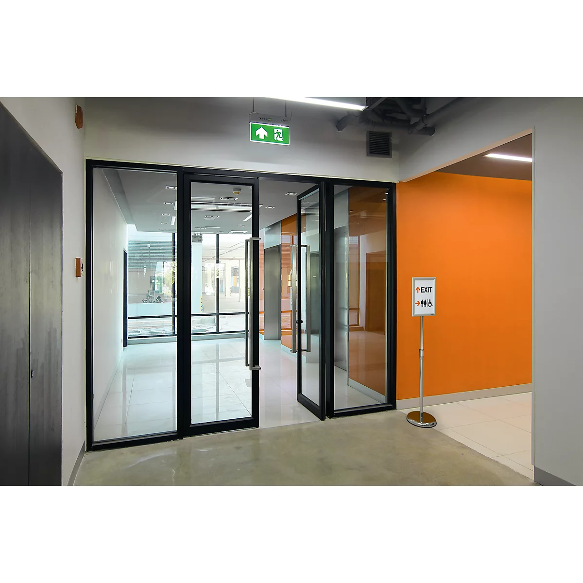 Infoständer Durable, mit DIN A4 Klapprahmen, Hoch- & Querformat, höhenverstellbar, Aluminium & Polystyrol, silber