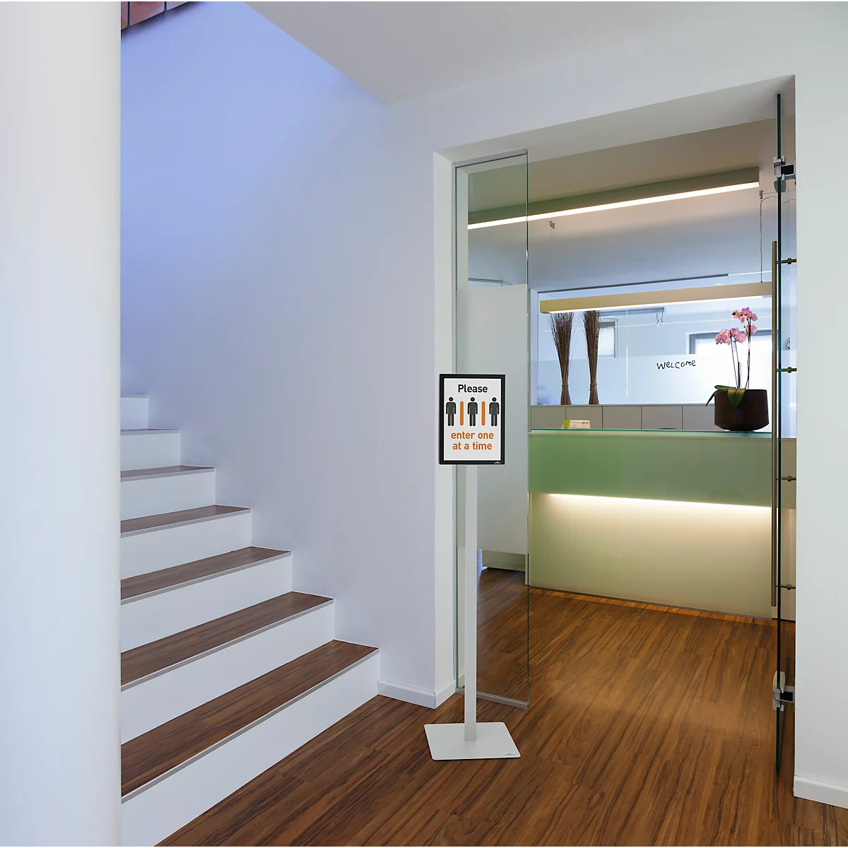 Infostandaard INFO SIGN STAND BASIC met 2 magnetische infoframes DURAFRAME MAGNETIC- metaal - voor A4 formaat - antraciet/grijs
