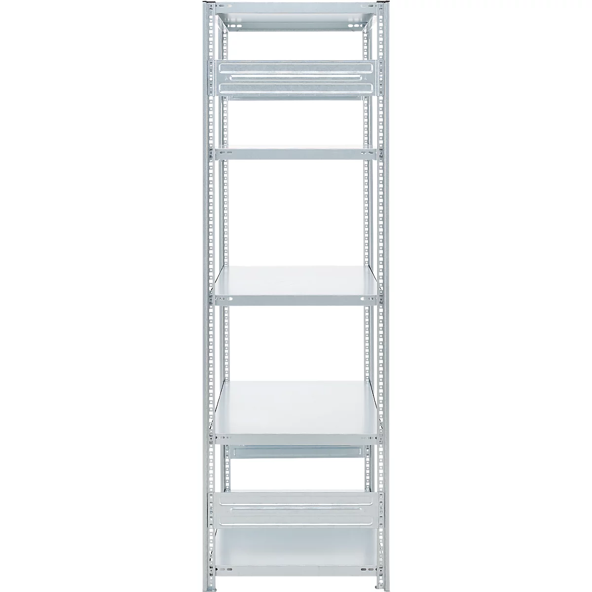 Metalen rek met witte planken, geïsoleerd tegen een witte achtergrond.