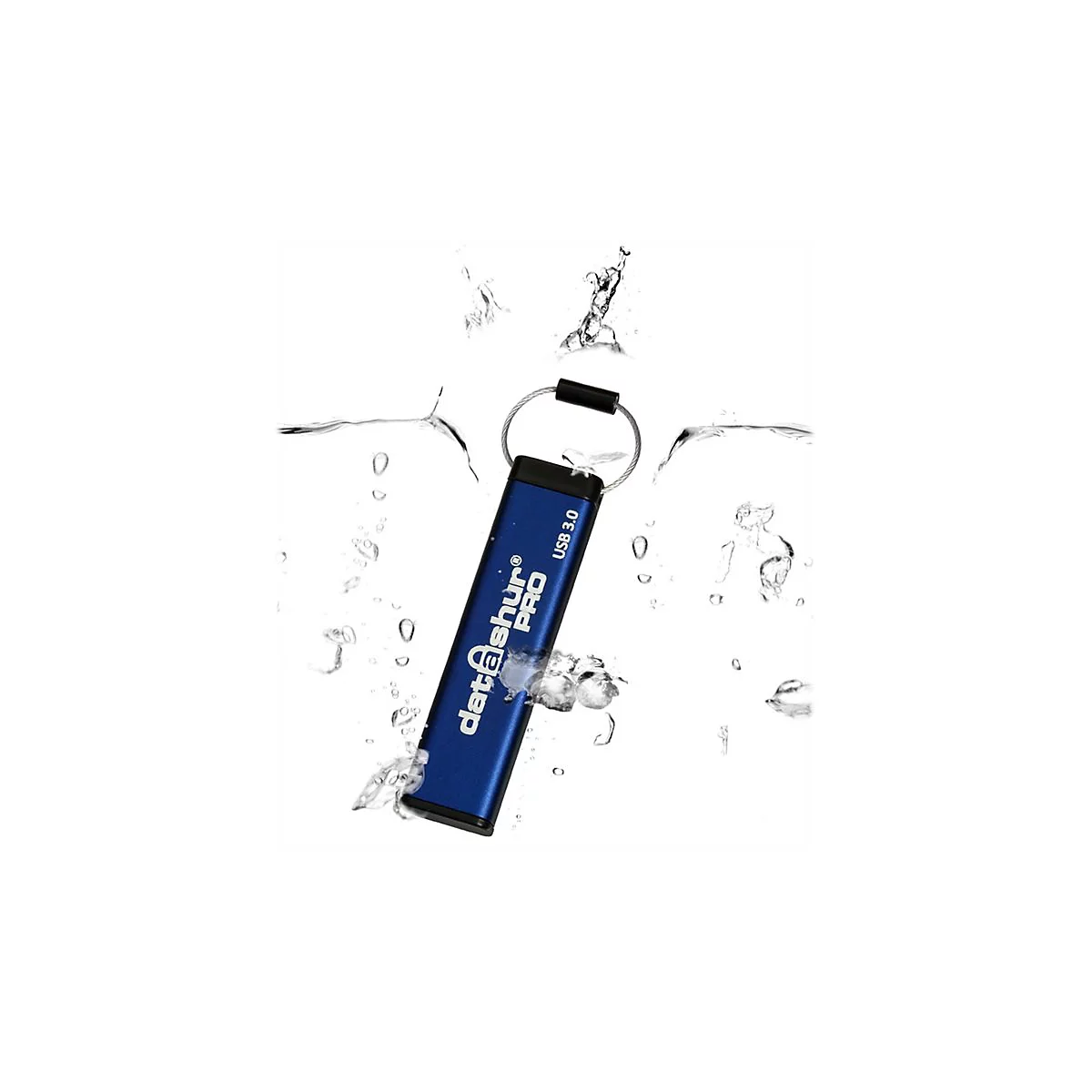 Ein blauer USB-Stick mit SchlÃ¼sselring, der in Wasser schwimmt. Auf dem Stick steht 'datAshur PRO USB 3.0'.