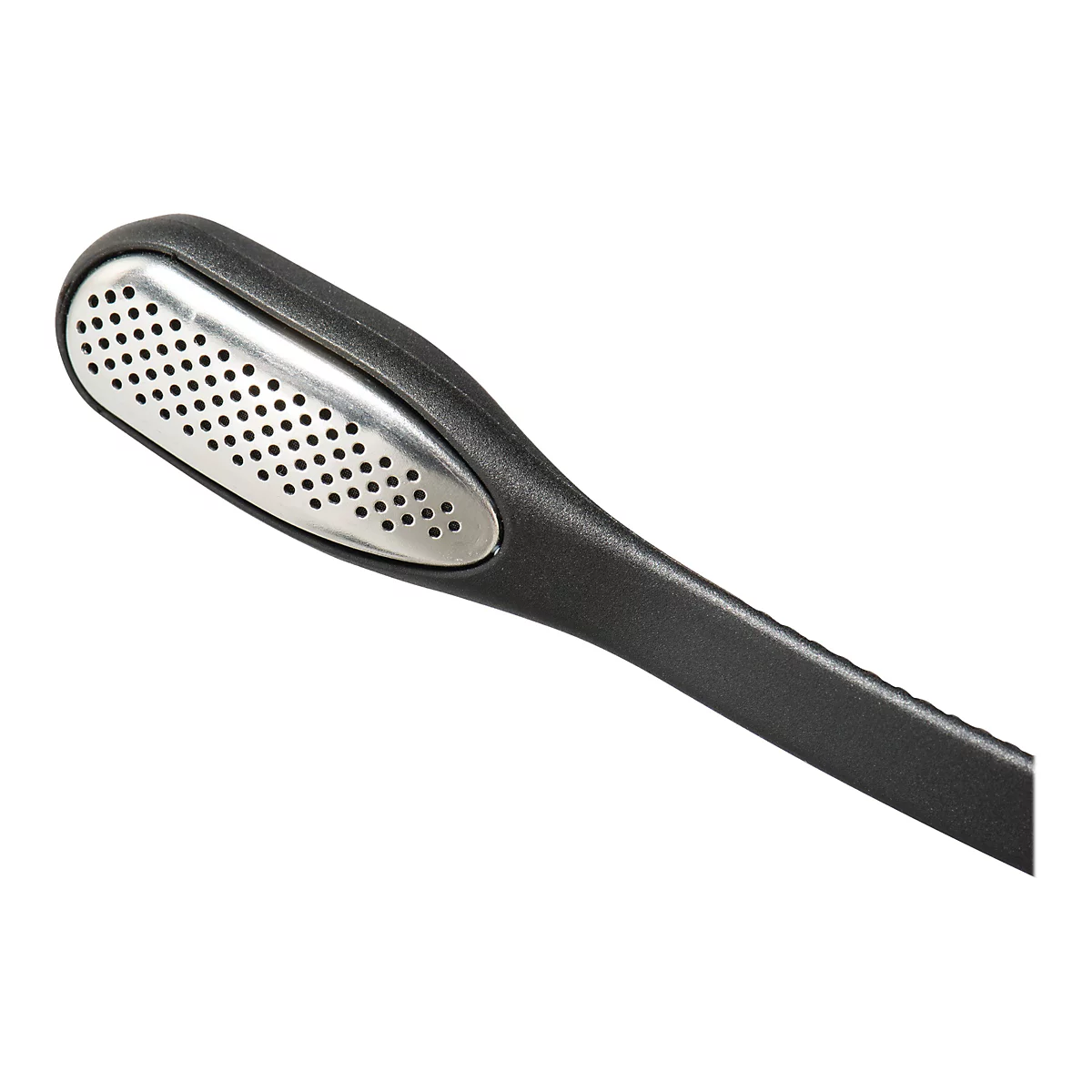 Nahaufnahme eines schwarzen Headsets mit einem metallischen Mikrofon mit Löchern.