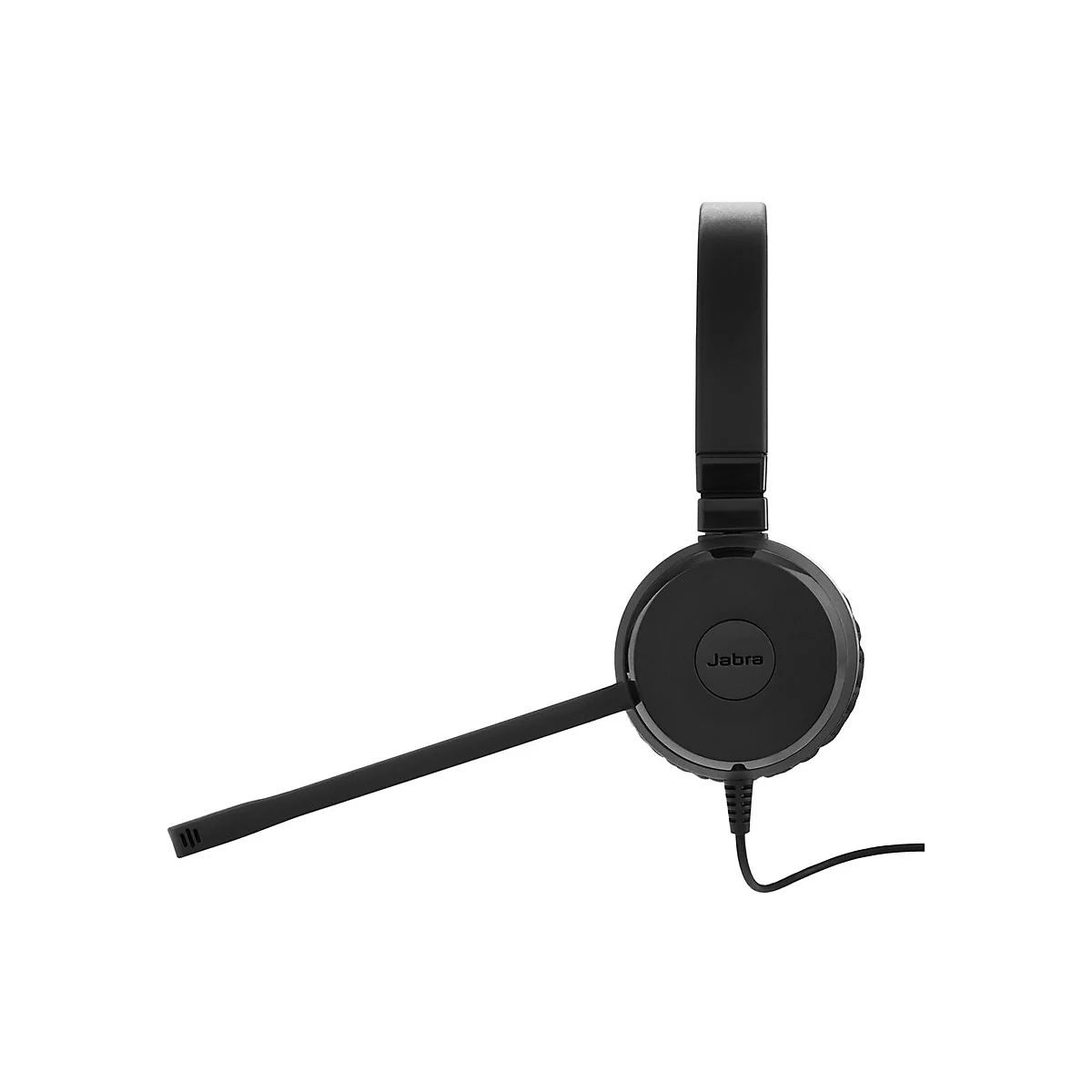 Casque Jabra noir avec microphone, connexion filaire. Jabra est écrit sur l'écouteur.
