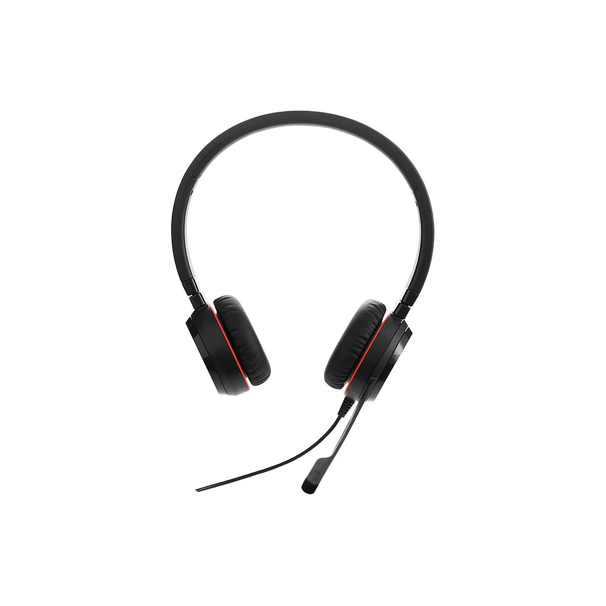 Casque noir avec des accents rouges sur fond blanc. Le microphone est visible.