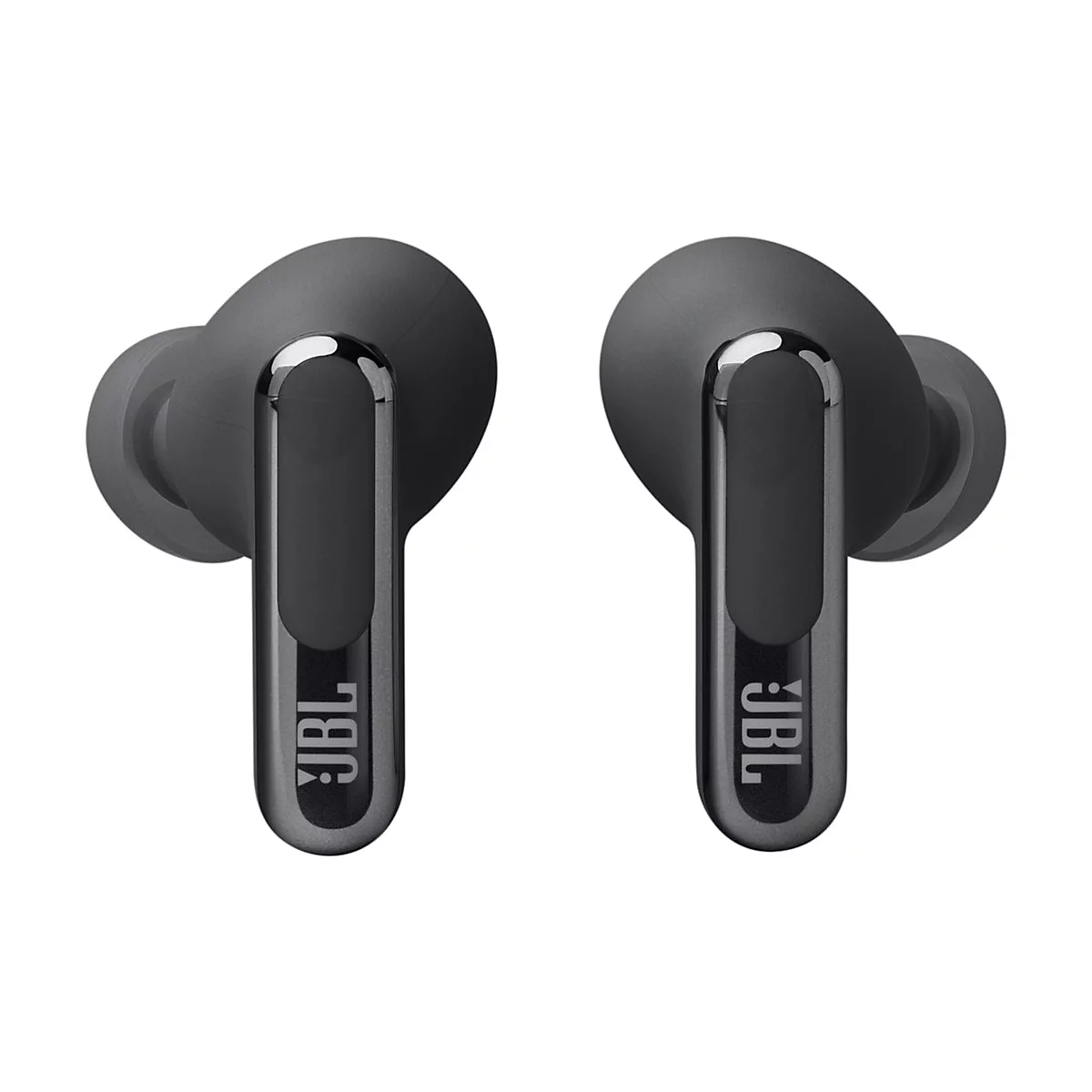 Zwei graue JBL True Wireless Kopfhörer auf weißem Hintergrund. Die Marke JBL ist auf jedem Kopfhörer deutlich zu sehen.