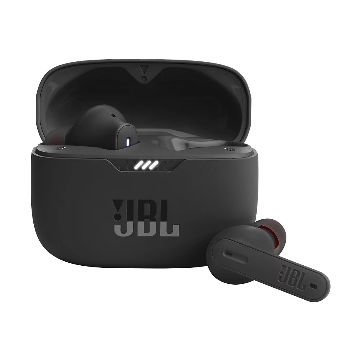 Schwarze JBL-In-Ear-Kopfhörer in geöffnetem Ladecase mit leuchtender LED-Anzeige vor weißem Hintergrund.