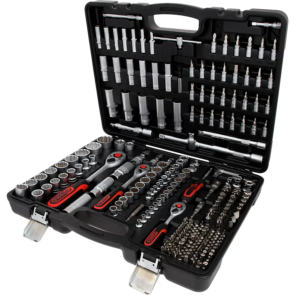 Mallette à outils noire ouverte remplie de nombreux jeux de douilles, cliquets et embouts en métal.