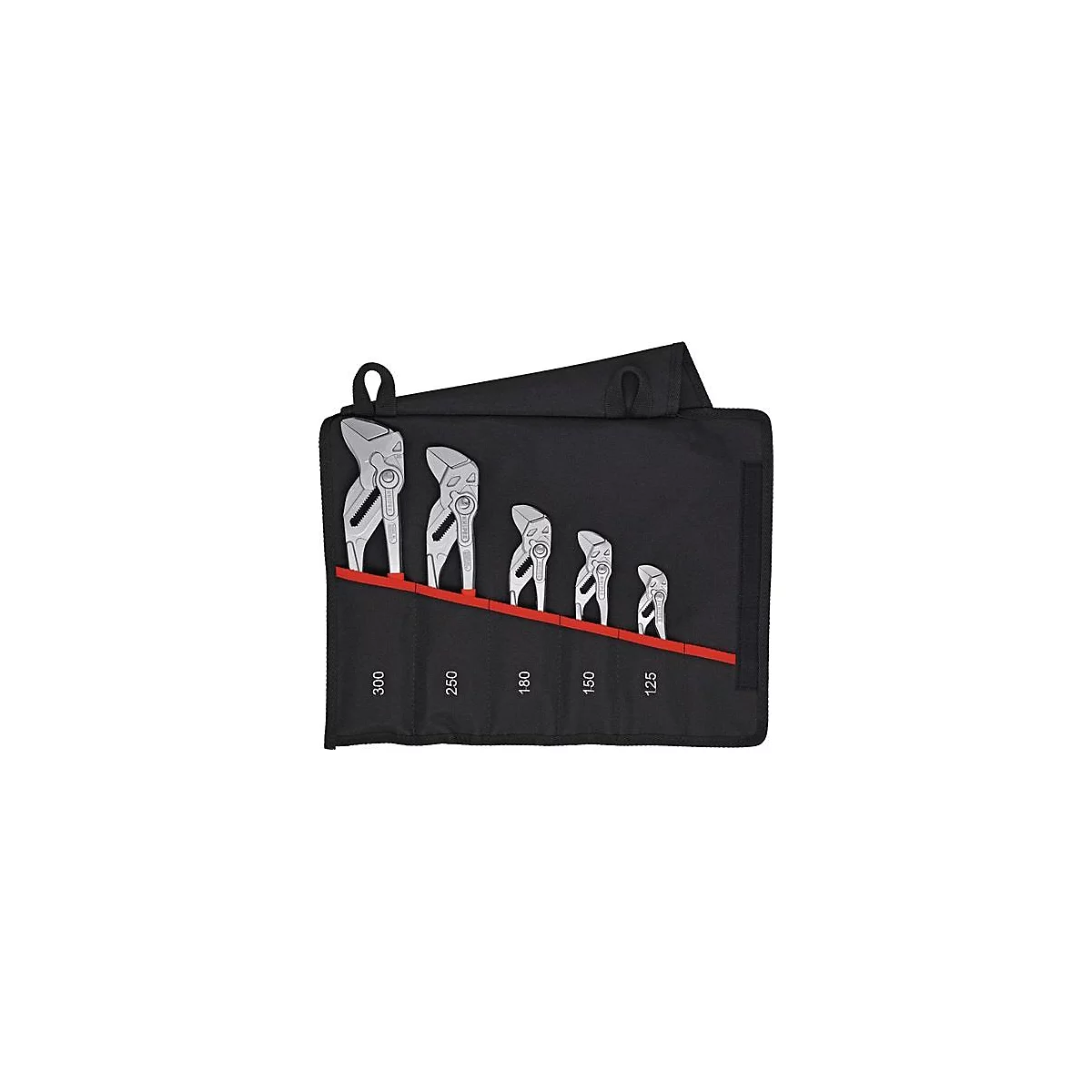 Six pinces multiprise différentes dans un rouleau à outils noir. Les pinces sont posées sur une bande rouge, un étiquetage de taille est présent.