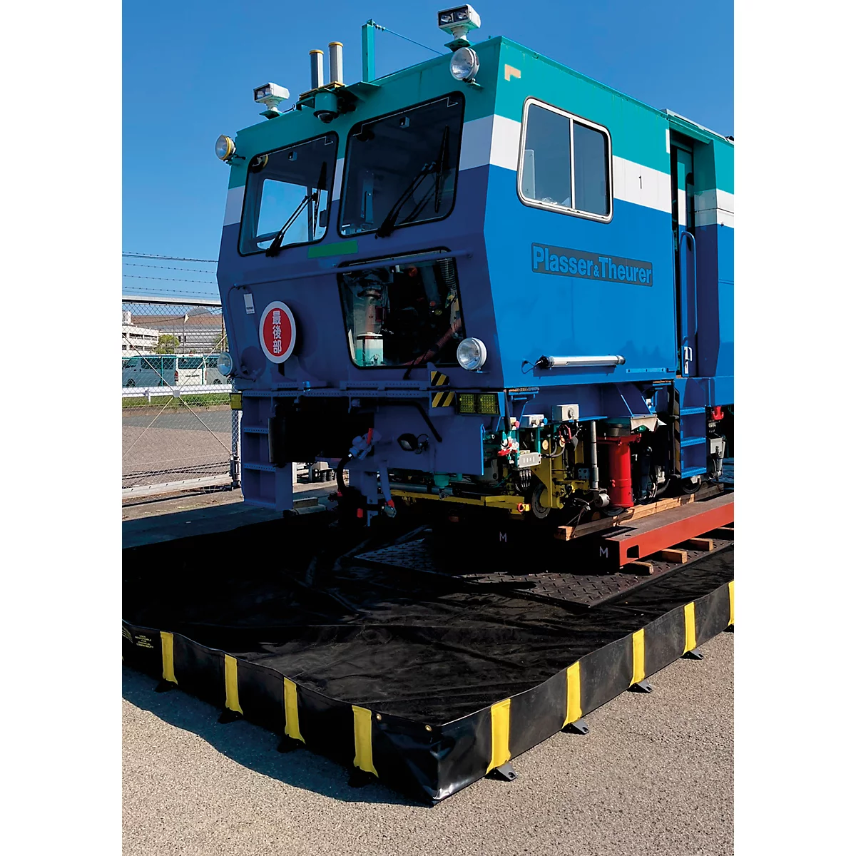 Justrite Bac à fuites pliable XT, L 3000 x l 2400 mm x H 305, jusqu'à 2252 L, noir