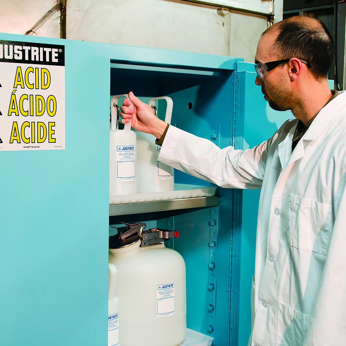 Justrite FM-Chemikalienschrank Classic Sure-Grip® EX, für Ätzmittel, bis 170 Liter, manuell oder selbstschließende Türen, blau