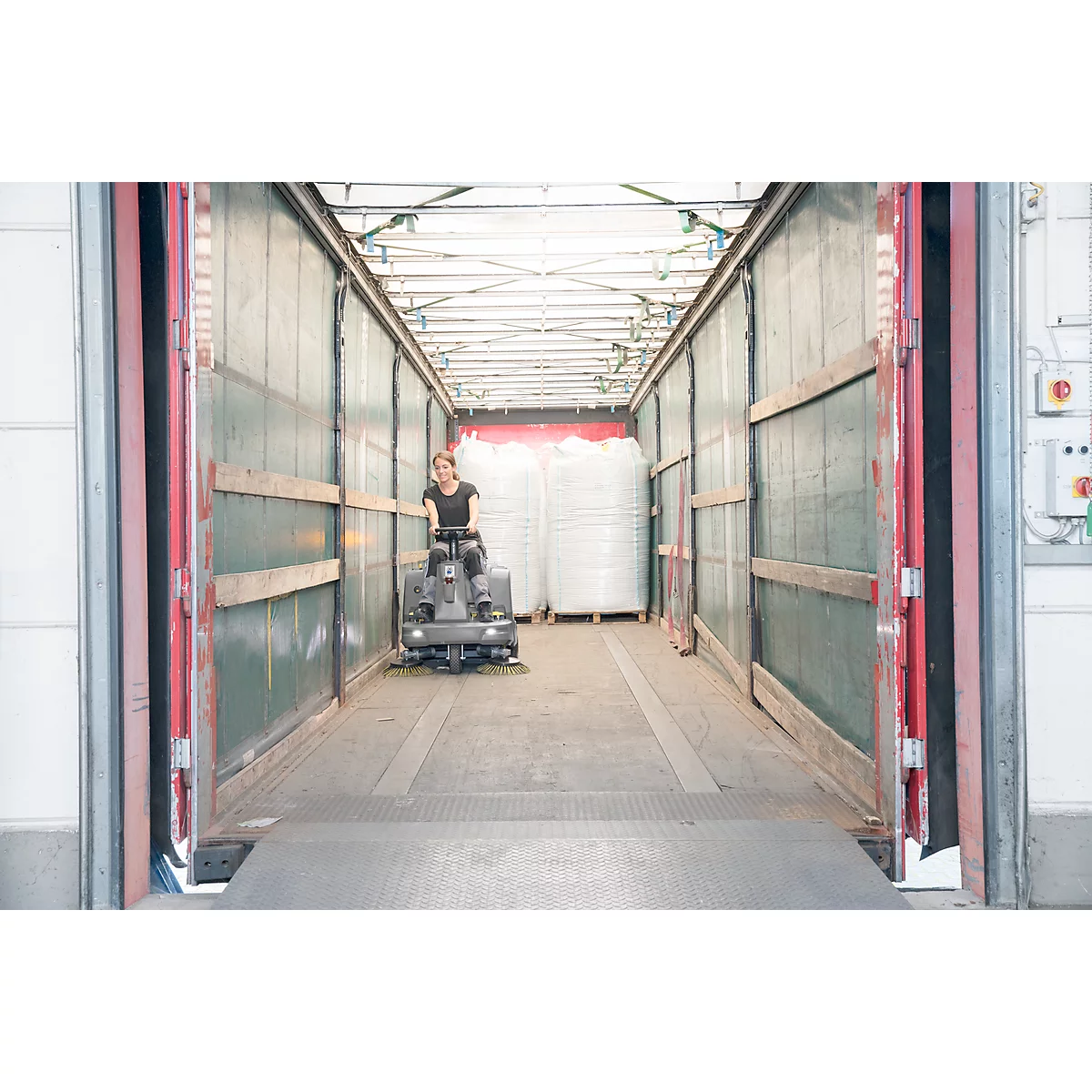 KÄRCHER® Veegmachine KM 85/50 R Bp Pack, met zitje, accu incl. lader, vlakvouwfilter, 2 containers