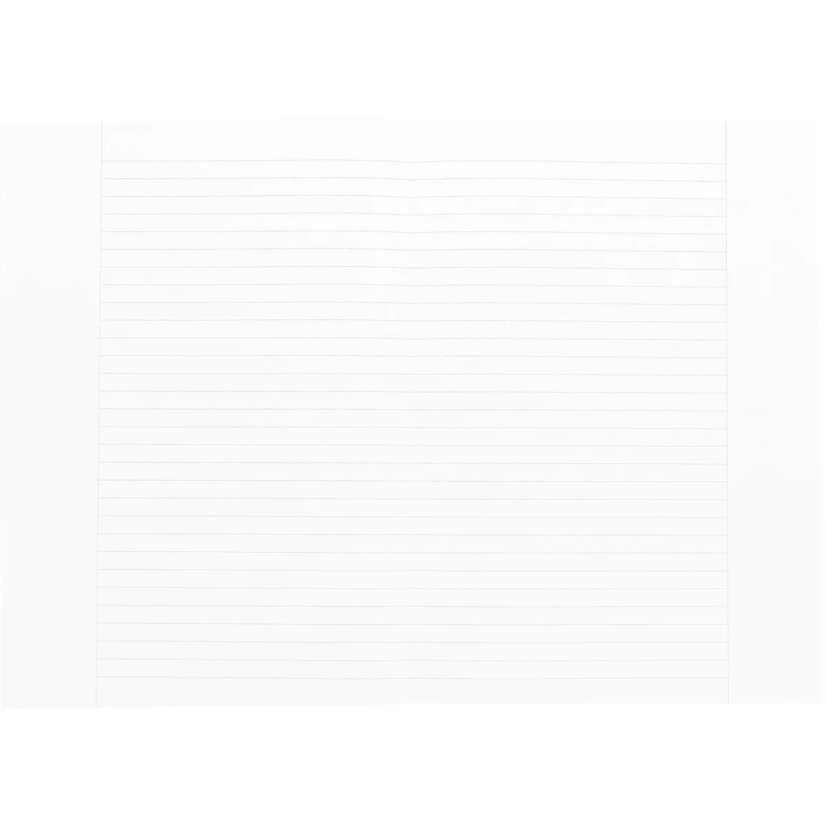 Nahaufnahme eines linierten weißen Blattes Papier. Der Kontrast ist schwach.