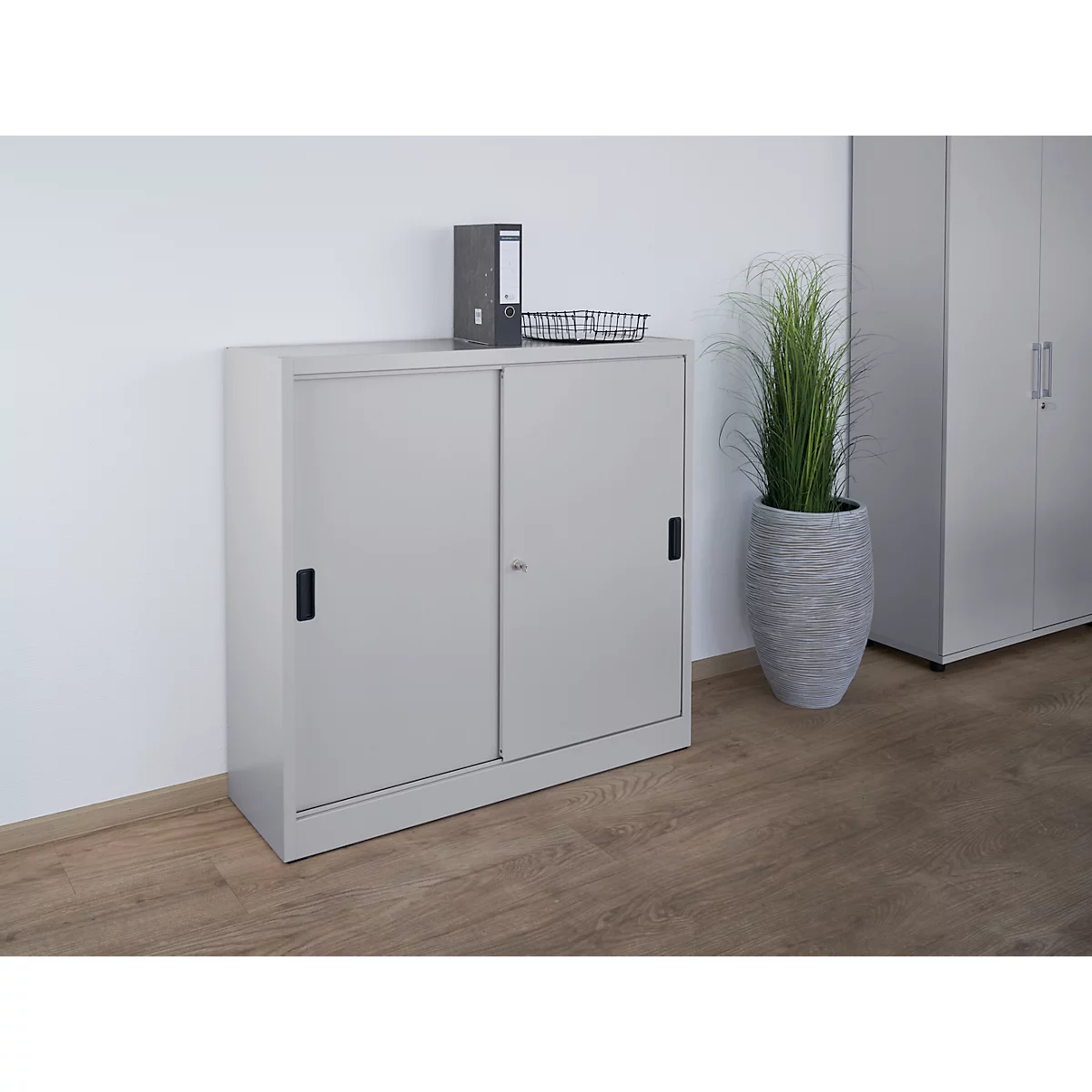Kast, schuifdeuren, H 1150 x B 1200 x D 400 mm, lichtgrijs