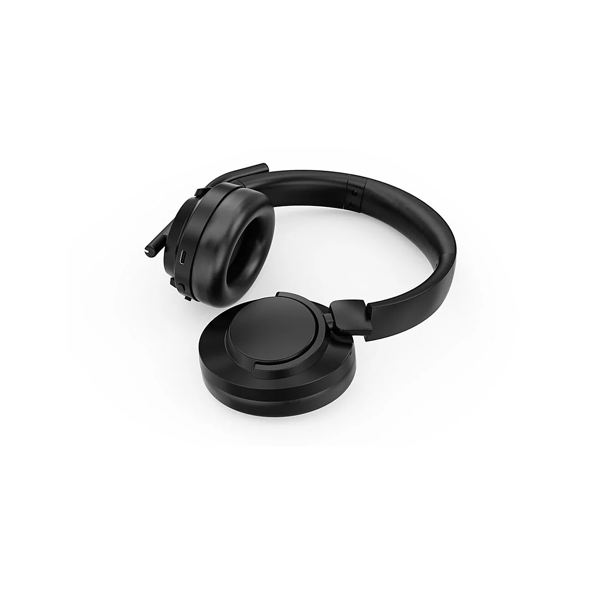 Schwarze Over-Ear-Kopfhörer vor weißem Hintergrund.