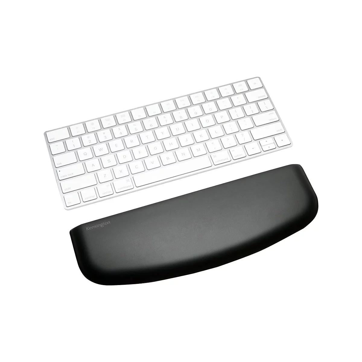 Draufsicht auf eine weisse Apple-Tastatur mit einem schwarzen Kensington Handgelenk-Pad.