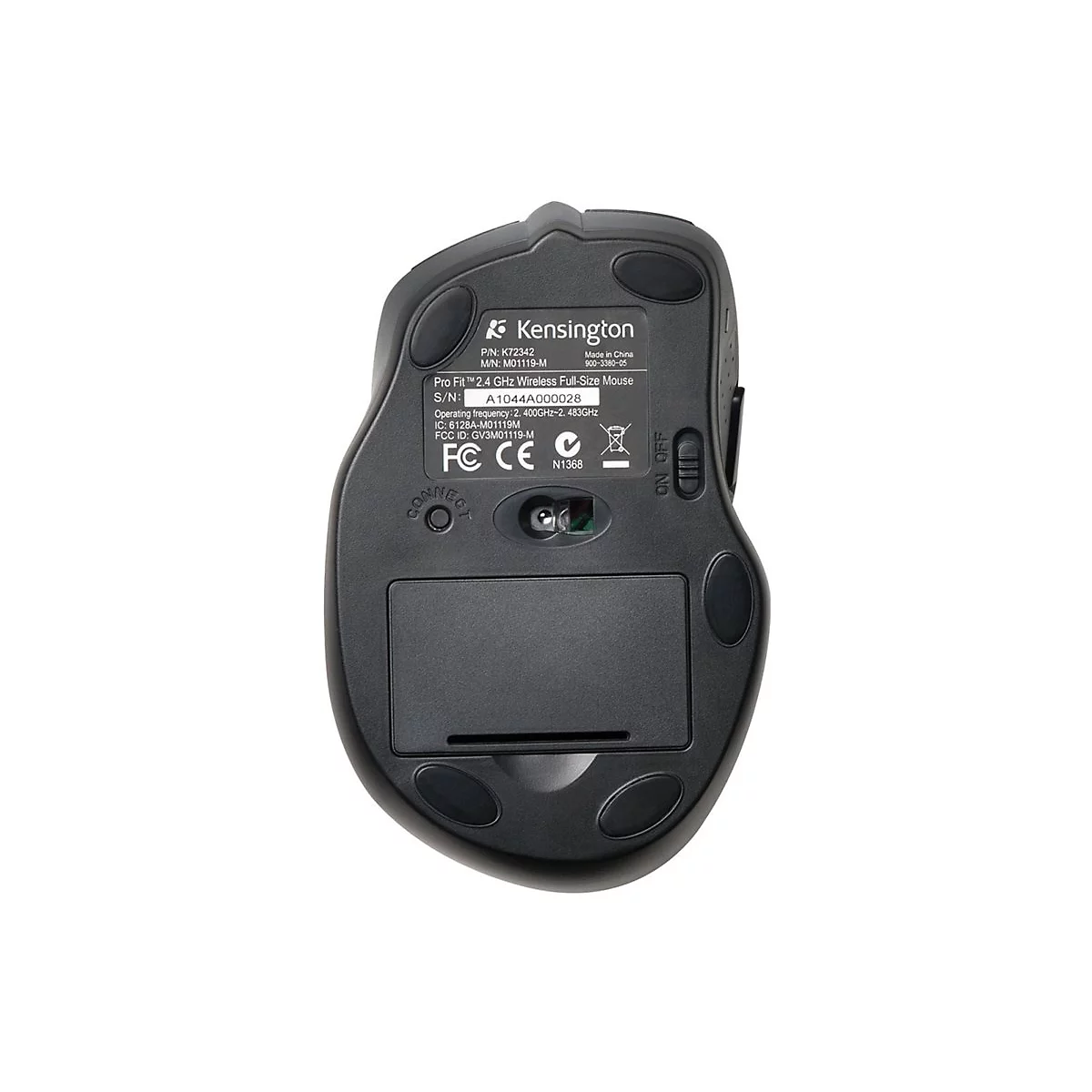 Schwarze Kensington-Maus von unten. Label mit technischen Details sichtbar: Modell, Seriennummer, Frequenz.