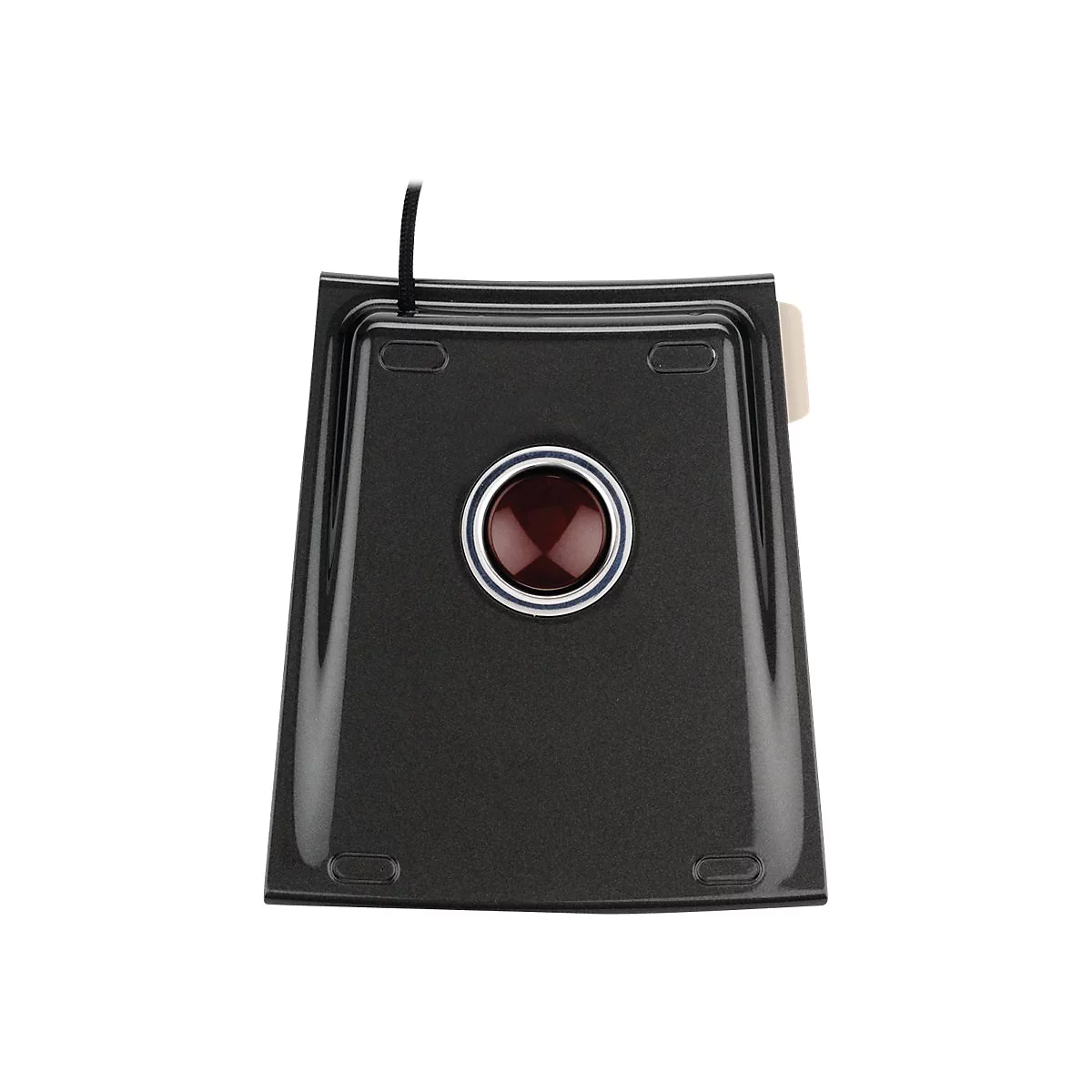 Unterseite einer dunklen Computermaus mit roter Trackball-Kugel auf weißem Hintergrund.