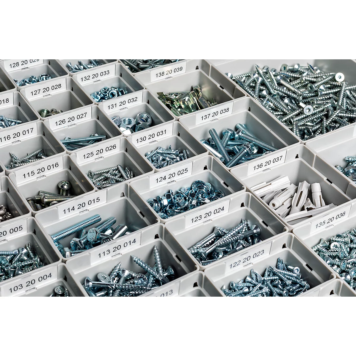 Kit d'étiquetage, pour parois de séparation et d'insertion, 10 feuilles DIN A4 avec 40 zones d'étiquetage chacune, 7 clips de différentes largeurs