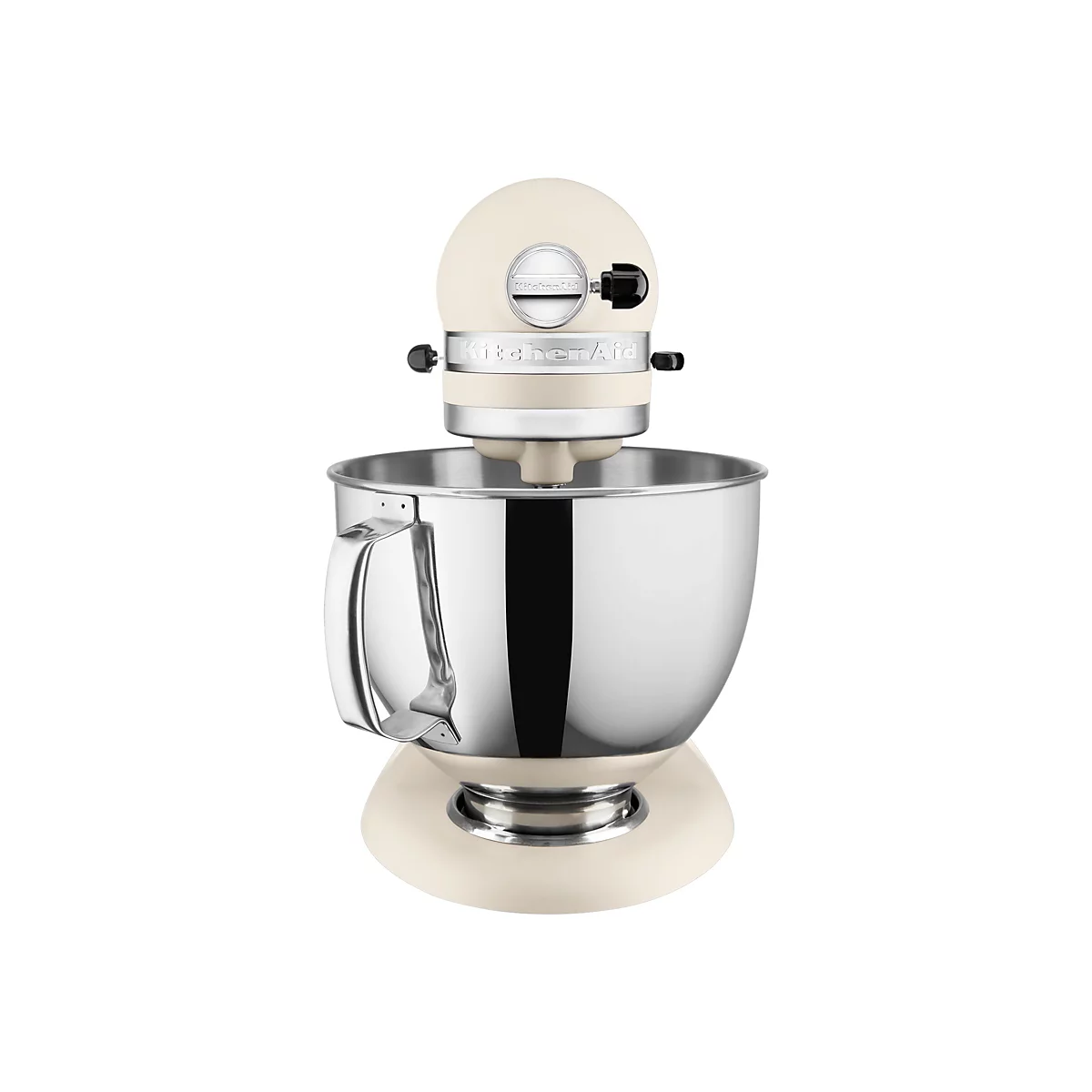 Cremefarbene KitchenAid Küchenmaschine mit glänzender Edelstahlschüssel vor weißem Hintergrund.