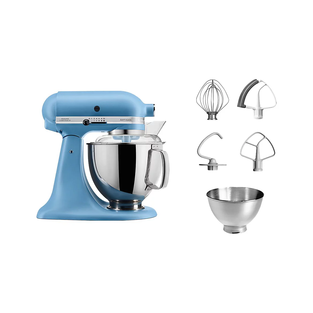 Hellblaue KitchenAid Artisan Küchenmaschine mit Edelstahlschüssel und Zubehörsets auf weißem Hintergrund.