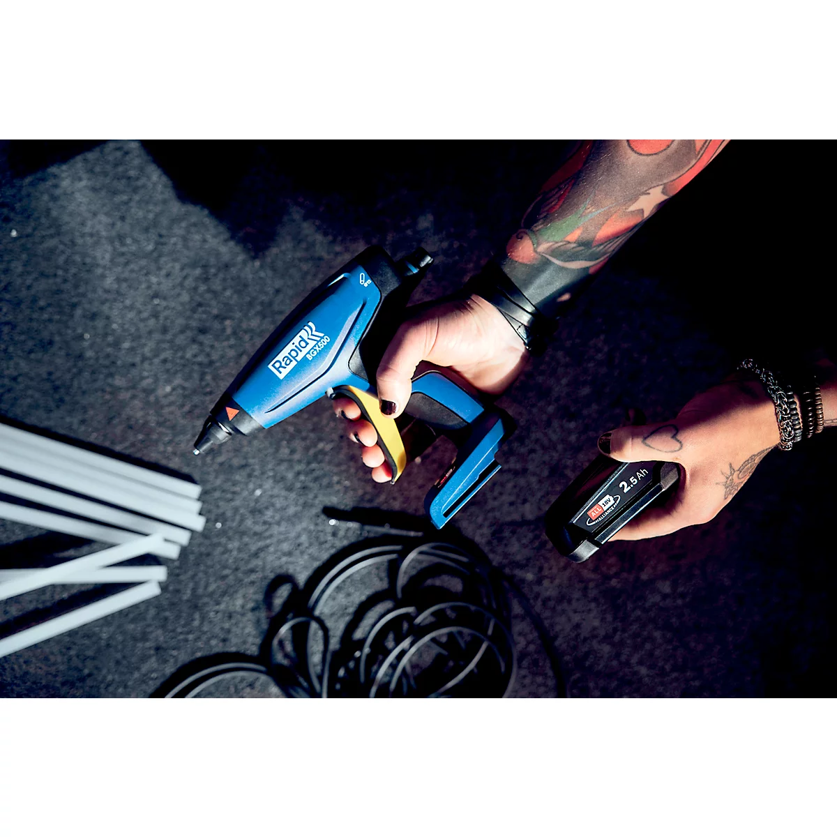 Klebepistole Rapid BGX500, LED-Anzeige, ergonomischer Griff, inkl. 2 Klebesticks, ohne Akku