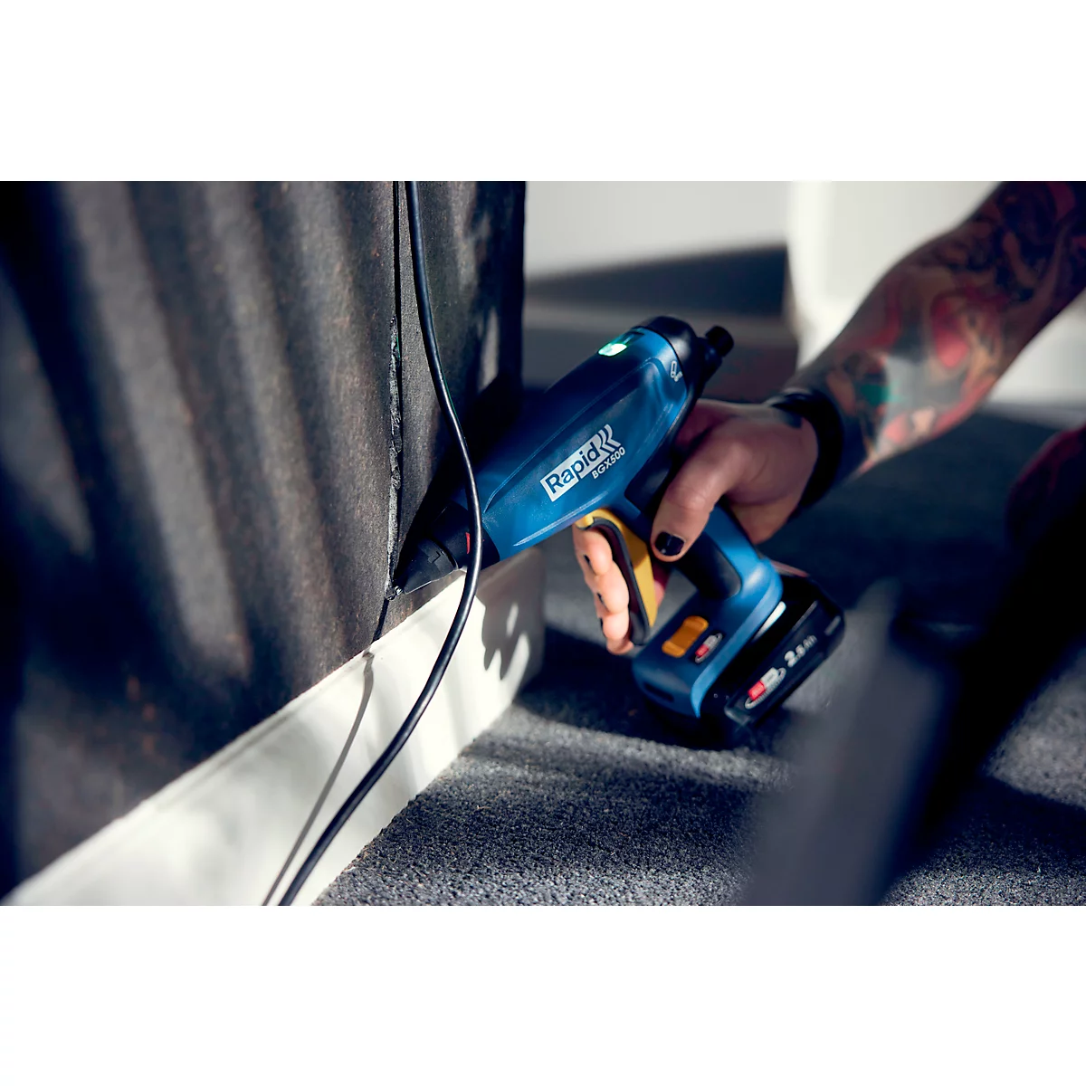 Klebepistole Rapid BGX500 Set, LED-Anzeige, ergonomischer Griff, inkl. Bosch Akku