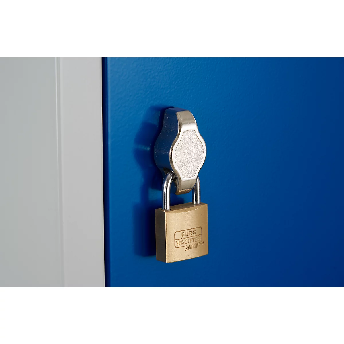 Kledinglocker, 4 compartimenten in twee rijen, B 1170 x H 1950 mm draaigrendelslot, lichtgrijs/gentiaanblauw