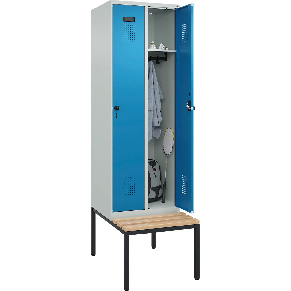 Kleiderspind C+P Evolo Plus, 2 Abteile mit je 300 mm Breite, Unterbau-Sitzbank, B 600 x T 815 x H 2120 mm, Drehriegel, lichtgrau/lichtblau