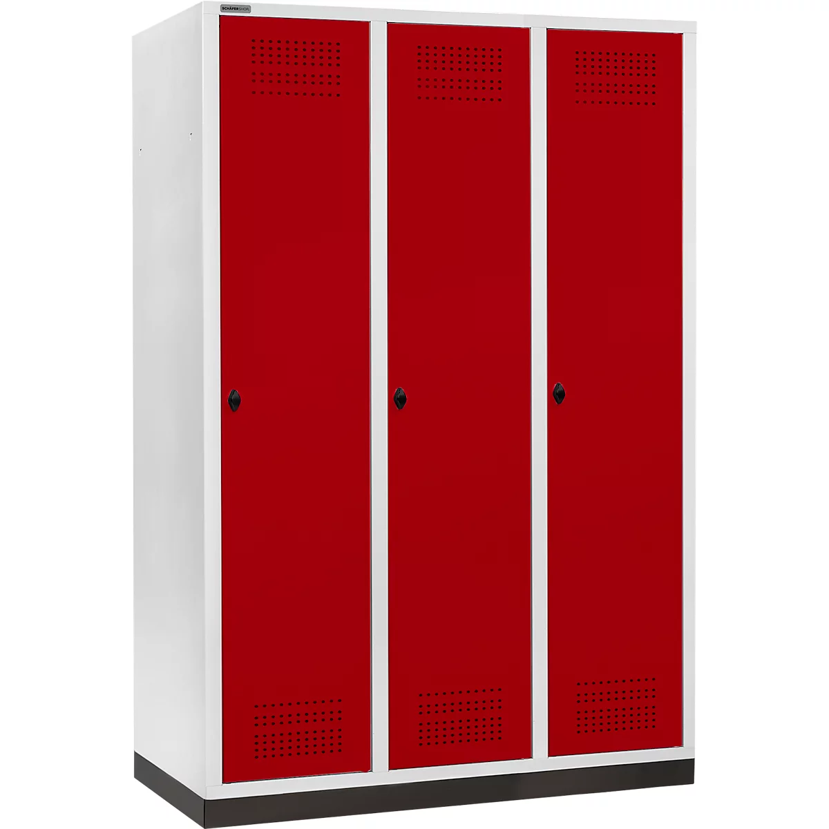 Dreifach-Spindschrank, rot lackierte Türen mit Luftschlitzen, weißes Gehäuse und schwarzer Sockel.