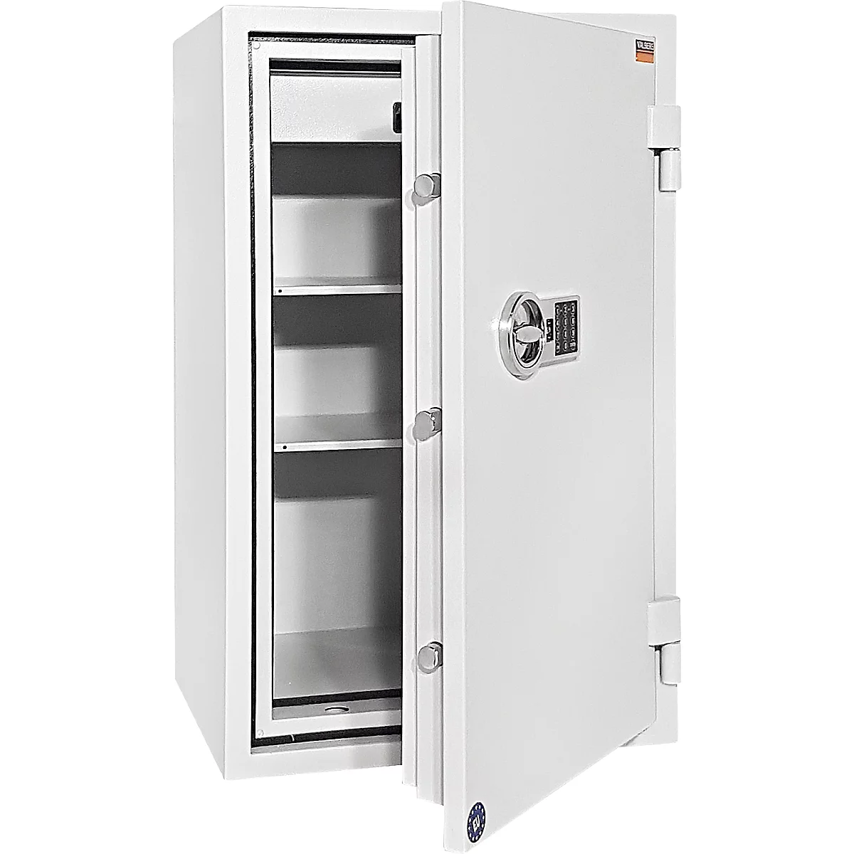 Een geopende witte kluis met binnenplanken. Het cijferslot en de deurscharnieren zijn zichtbaar.