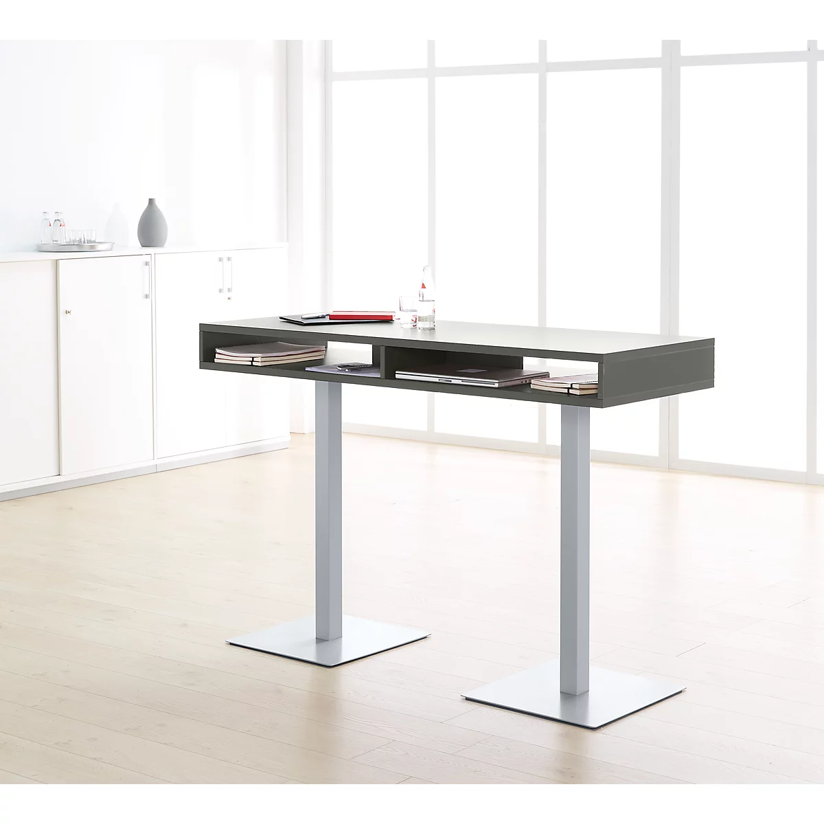 Konferenz-Stehtisch BOX, bis 6 Personen, Rechteck, Standfuß, B 1600 x T 600 x H 1105 mm, graphit/alusilber