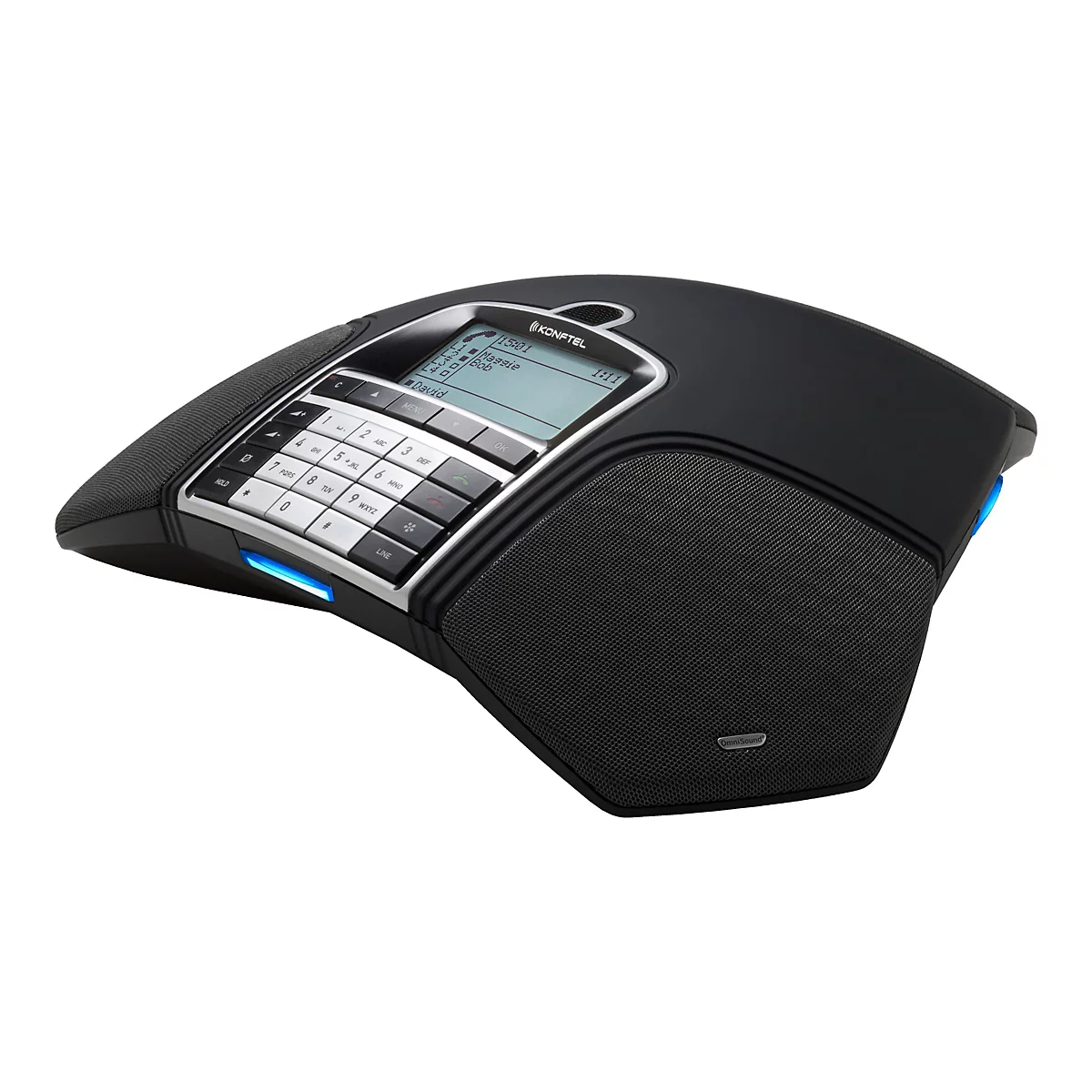 Schwarzes Konftel Konferenztelefon mit Display, Tastenfeld und blauen Lichtakzenten vor weißem Hintergrund.