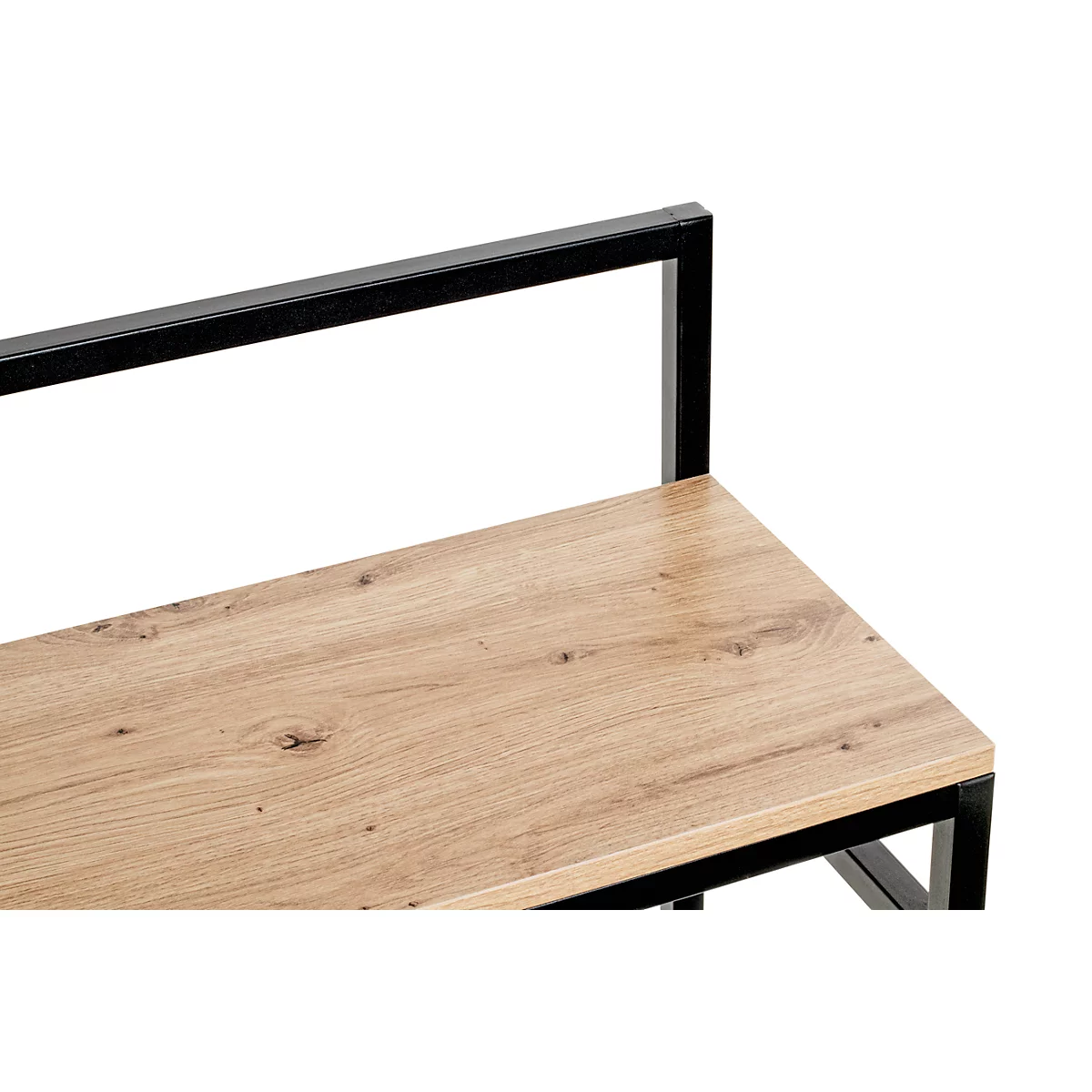 Nahaufnahme einer Holzbank mit schwarzen Metallrahmen. Die Holzoberfläche hat eine helle Maserung.