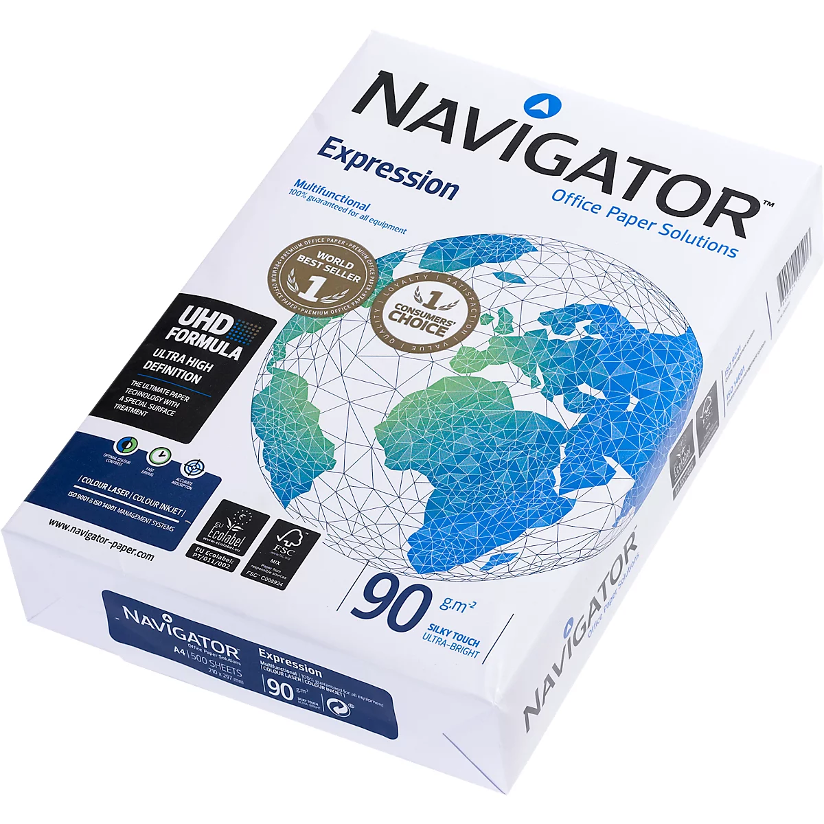 Ein Karton Navigator Expression Papier, schräg von oben fotografiert. Aufschrift: Navigator, Expression, UHD Formula, 90 g/m2.