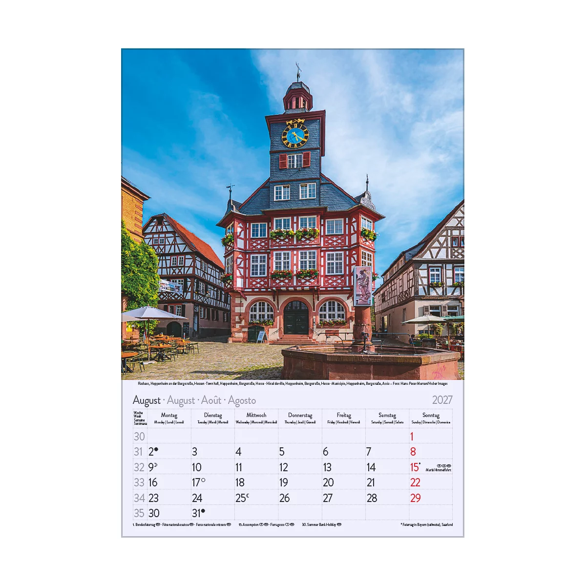 Calendrier mensuel d'août 2027 avec hôtel de ville historique en colombages rouges et blancs.