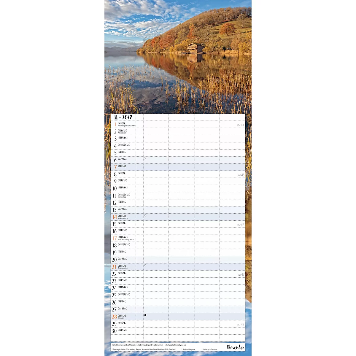 Calendrier avec paysage lacustre. Montagne, lac et ciel en haut. Sous le calendrier de l'image pour le mois d'octobre.
