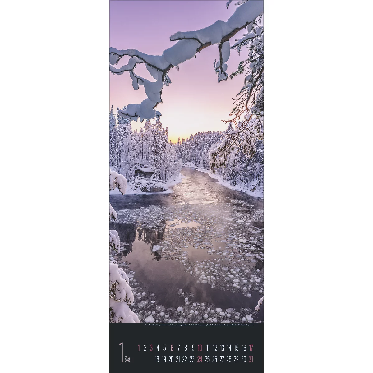 Paysage d'hiver avec arbres enneigés, rivière et ciel. Branche en surplomb, en dessous calendrier avec janvier. Ambiance du soir.