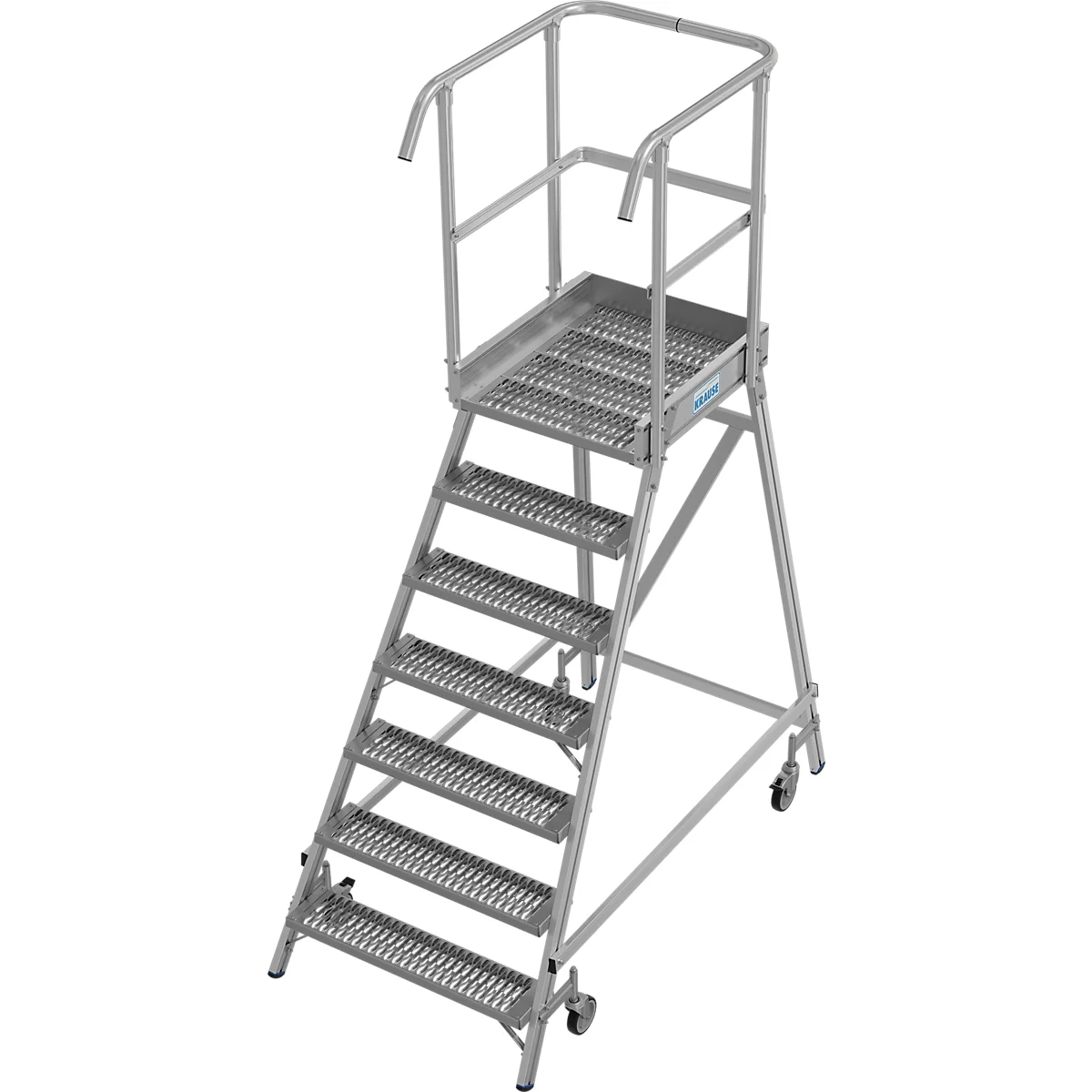 Eine silberfarbene Stehleiter mit Plattform, Geländer und Rollen.